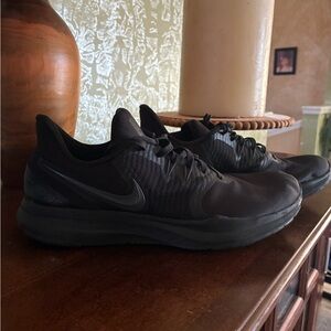 Nike Woman’s Black In Season TR 8 Training Tennis Shoes Sneakers